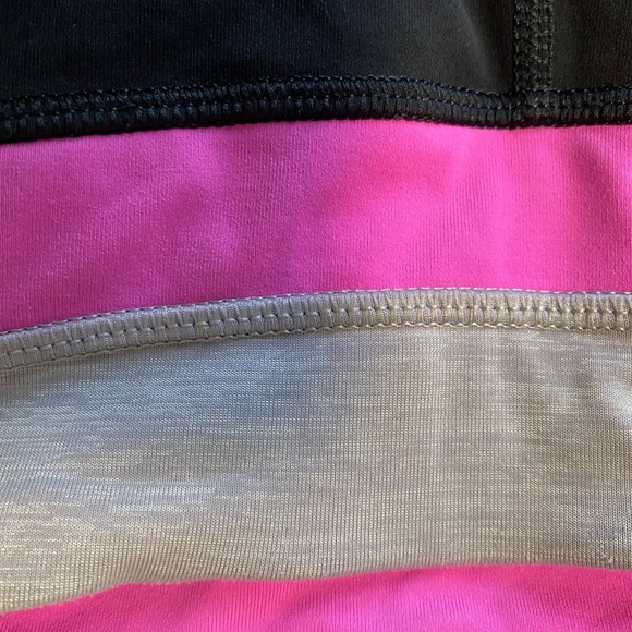 Lululemon leggings size 4 - Picture 4 of 4